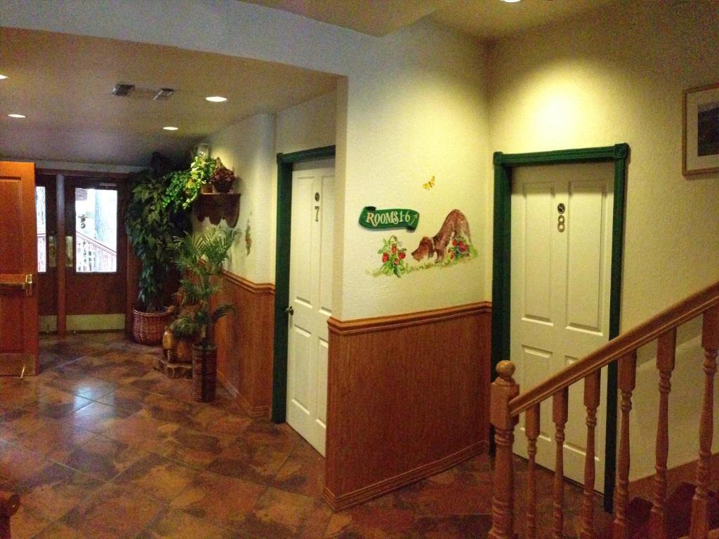 Strawberry Inn Exterior photo